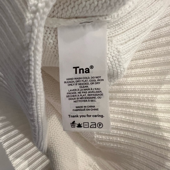 Aritzia TNA Marcy Cropped Vest - Picture 2 of 5